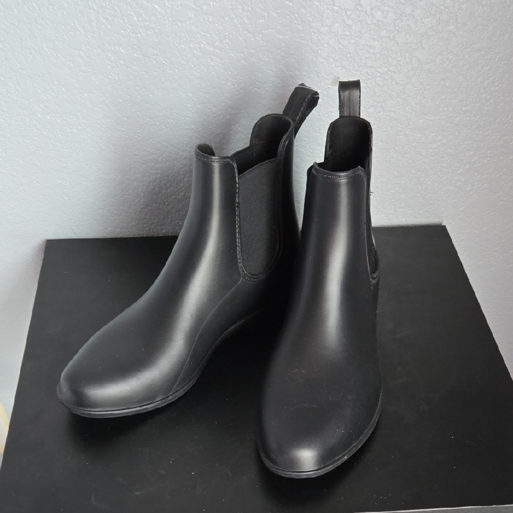 Black Chelsea Boots